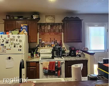 168 Berry St - Photo 3 of 5
