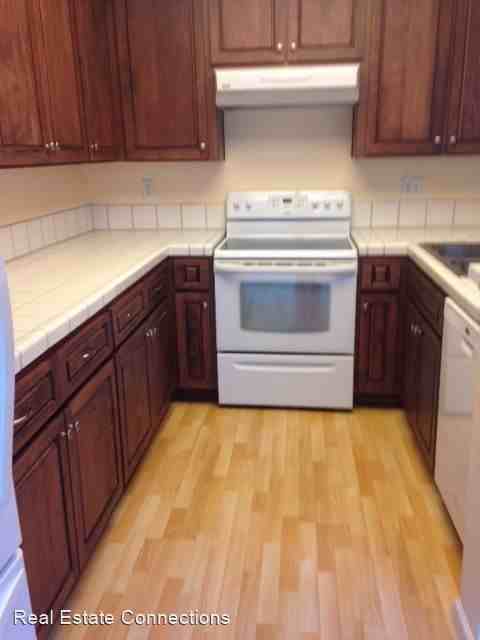967 La Mesa Ter #D - Photo 2 of 16