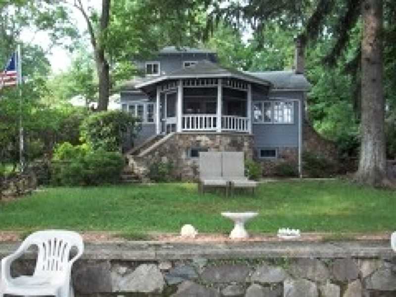 221 S New Jersey Ave - Photo 2 of 13