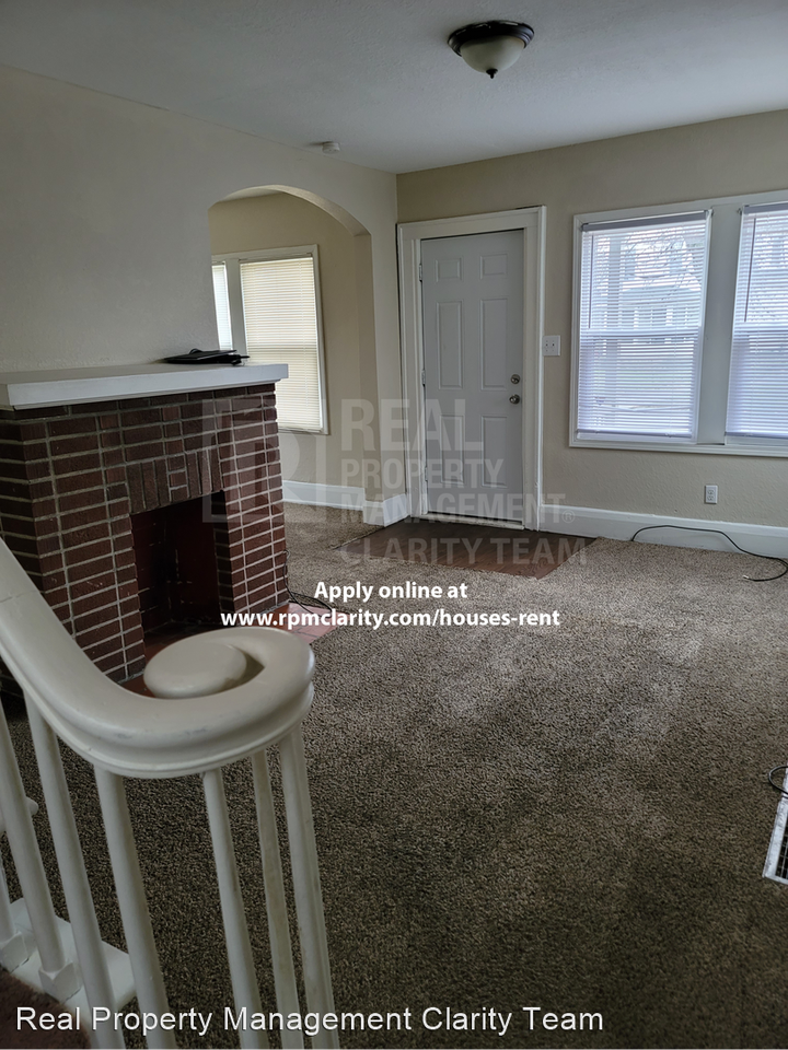 123 W Central Ave - Photo 3 of 12