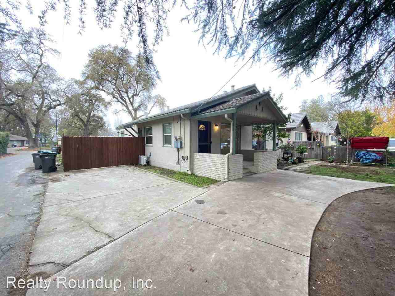 1626 & 1628 & 1630 Park Blvd Apartments in Old West Sacramento, West