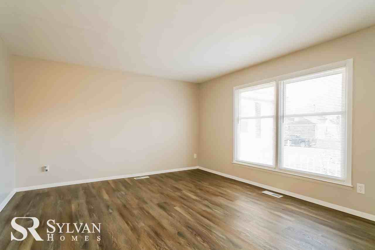 400 W Montcastle Dr - Photo 2 of 13