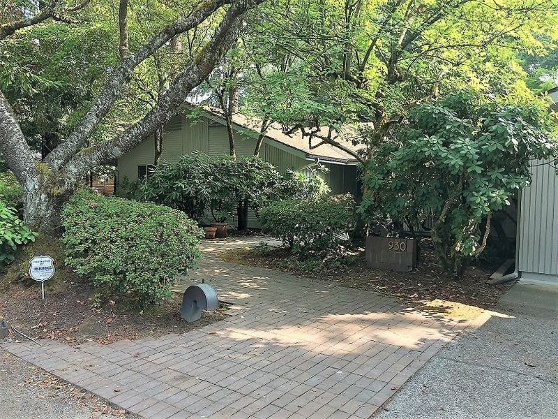 930 130th Ave Ne - Photo 2 of 31
