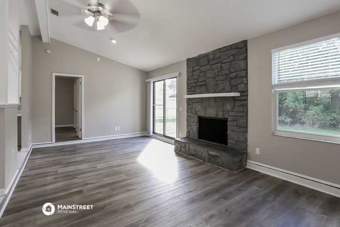 10464 Indian Walk Rd - Photo 3 of 16