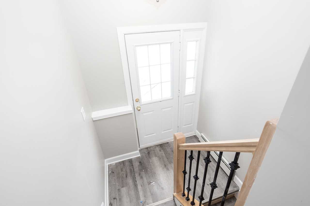 21 Laurie Court #1 - Photo 3 of 11