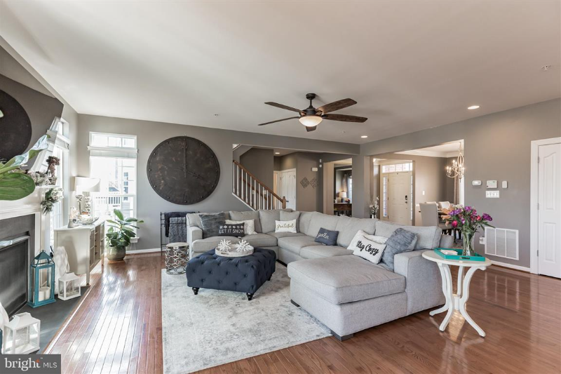 2716 Beech Orchard Ln - Photo 3 of 18