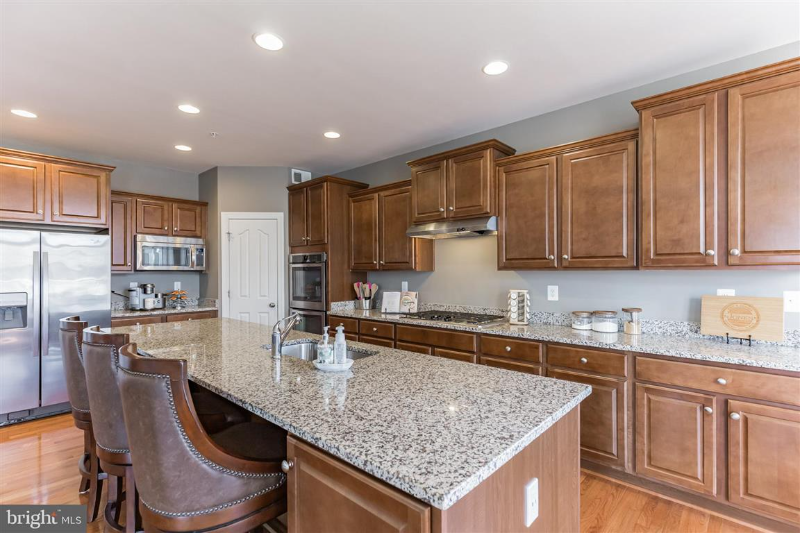 2716 Beech Orchard Ln - Photo 5 of 18