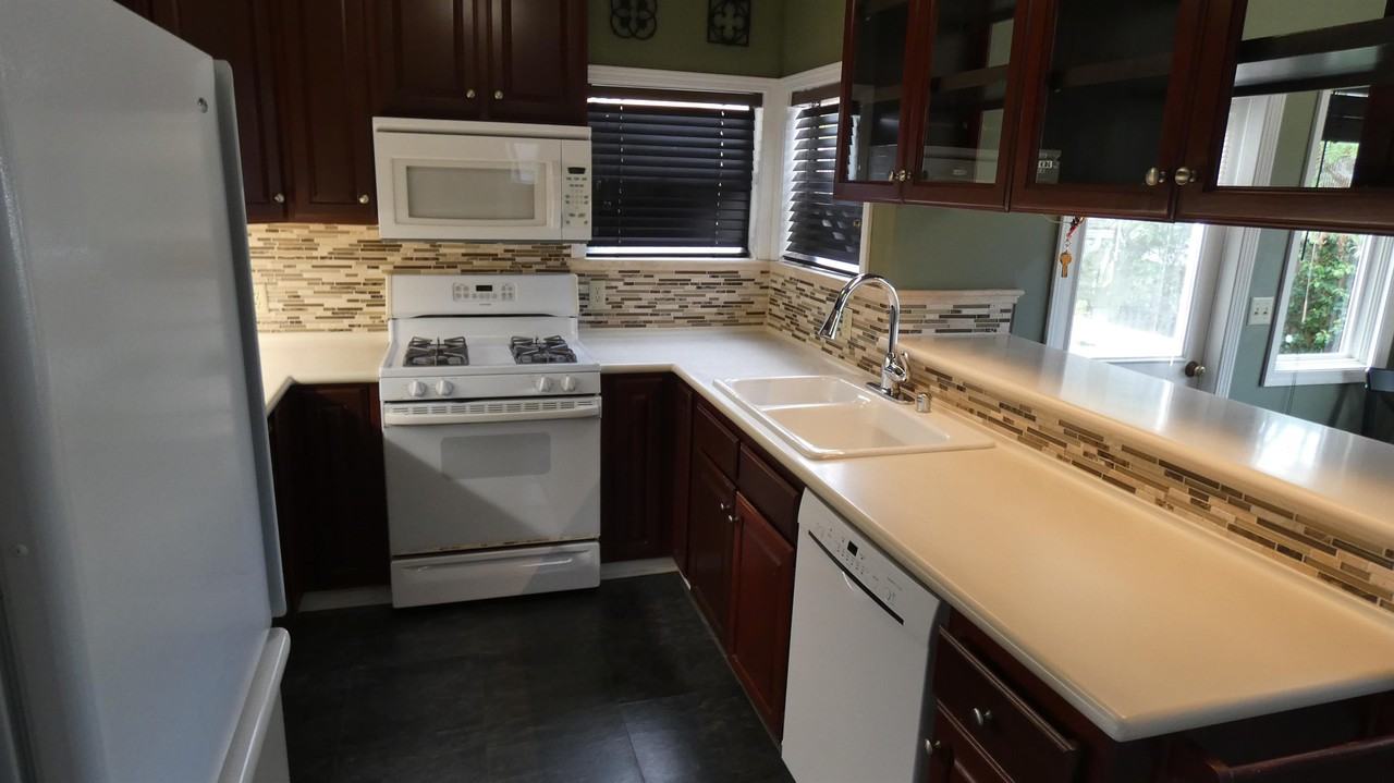 516 9th St #1 - Photo 6 of 27