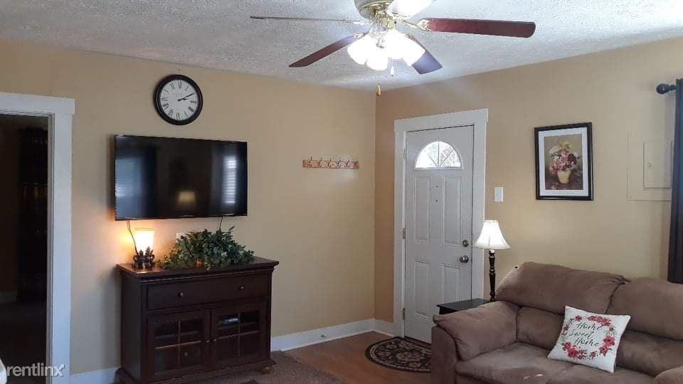 225 Pearson St - Photo 2 of 21