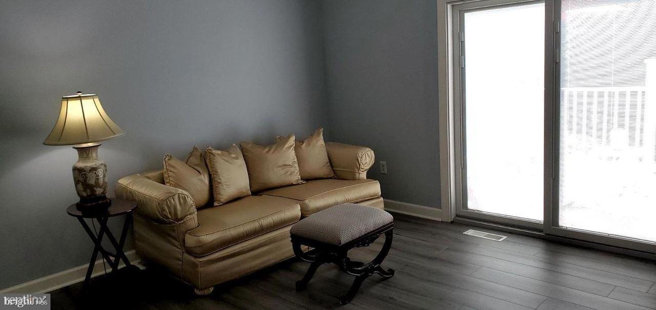 331 Shannonbridge Dr - Photo 2 of 3