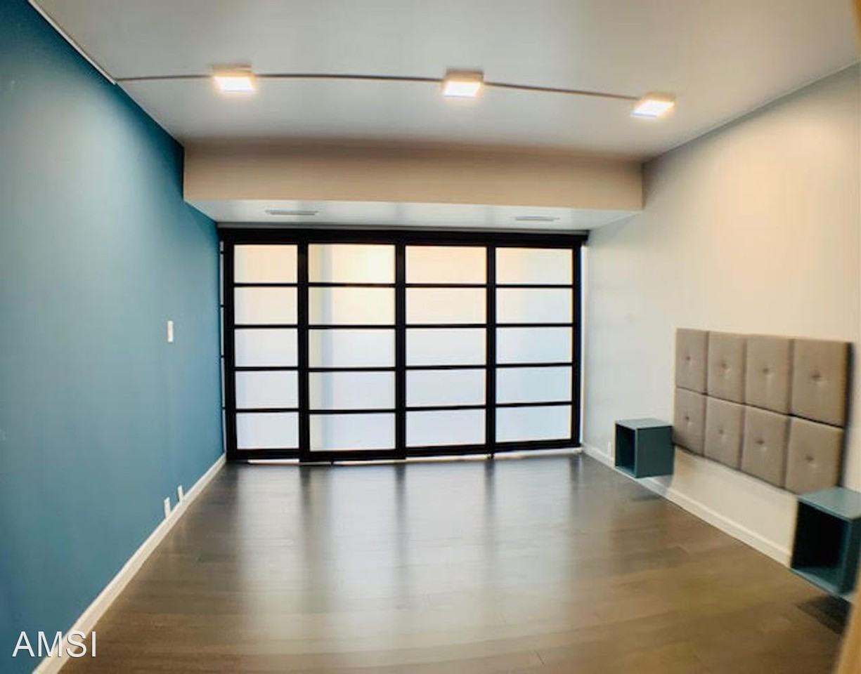 101 Alma St #902