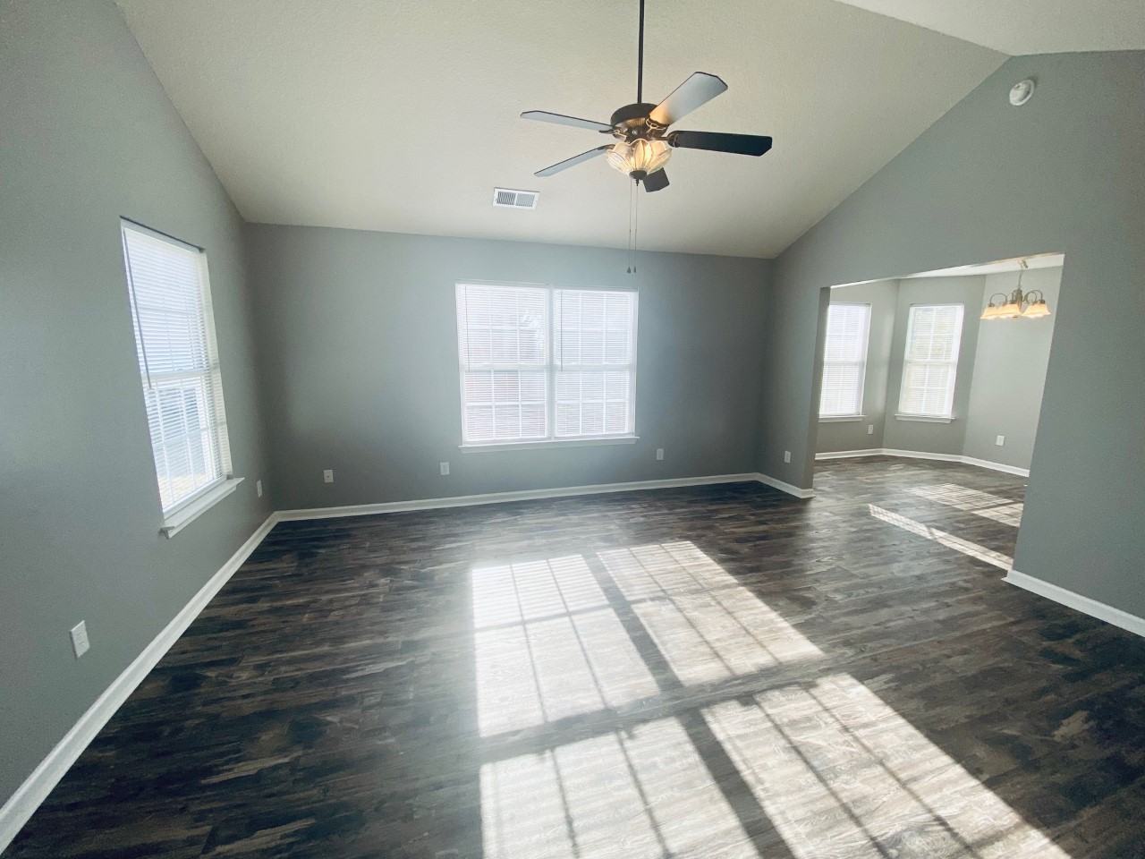 8554 Edgewood Dr - Photo 4 of 28