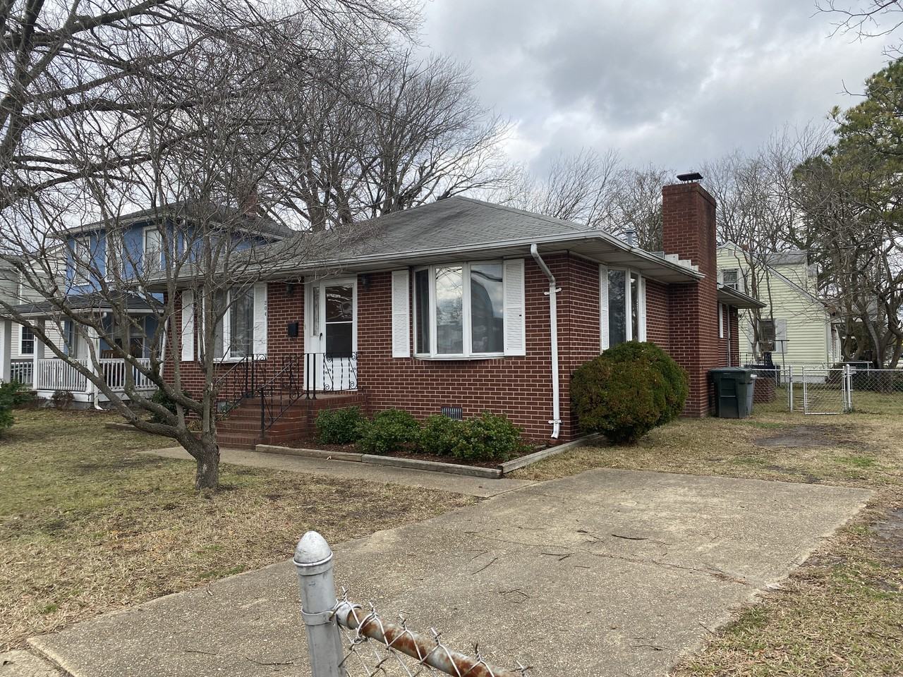 204 Lincoln St - Photo 3 of 30