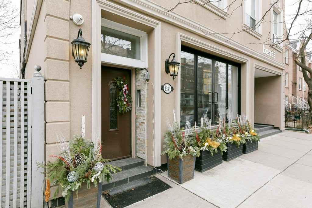 1383 Queen St E #101