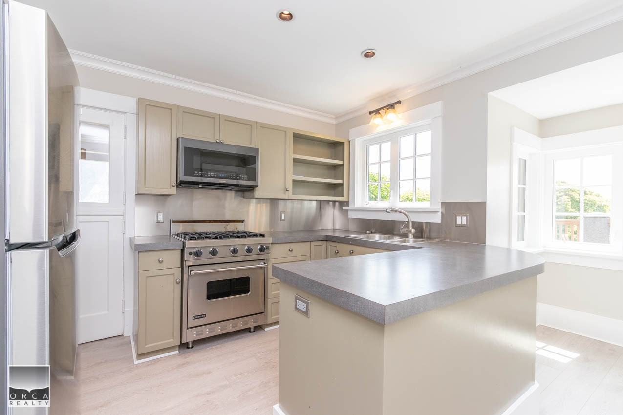 1176 Keith Rd - Photo 2 of 33