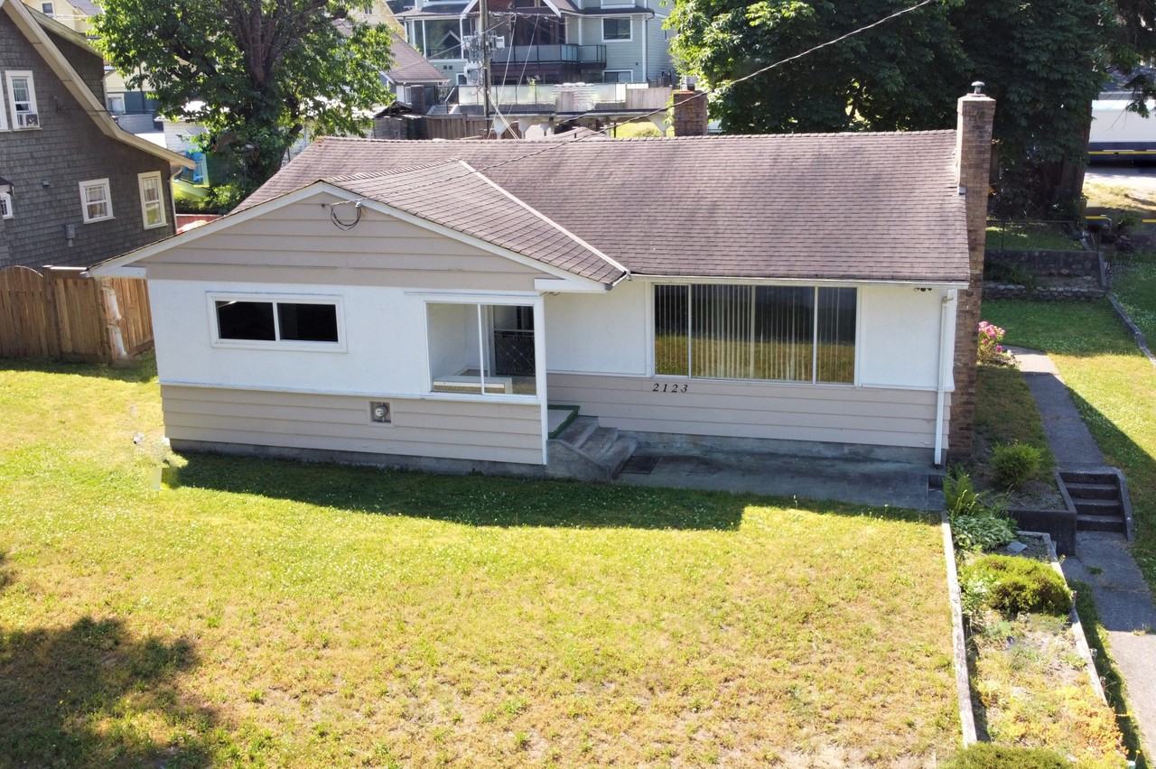 2123 St. Johns St - Photo 2 of 20