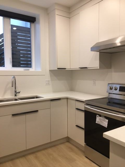 462 20th St E - Photo 2 of 15