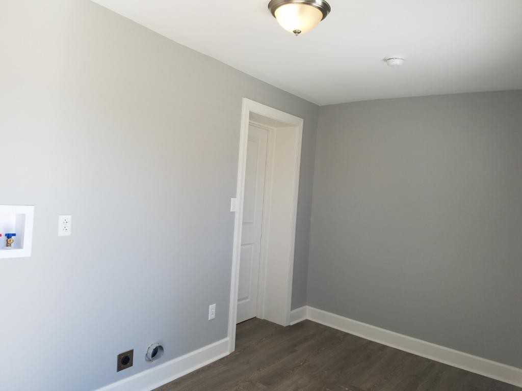 2711 1st Ave #4 - Photo 2 of 11