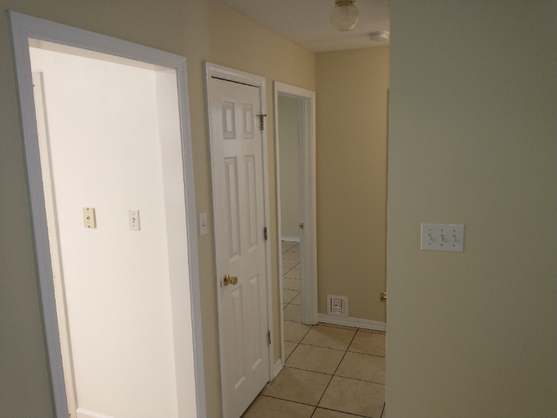 1040 Timberwood Ln - Photo 3 of 10