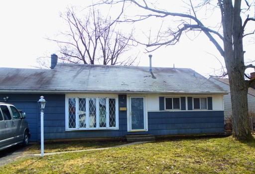 1196 Manfeld Dr - Photo 2 of 10