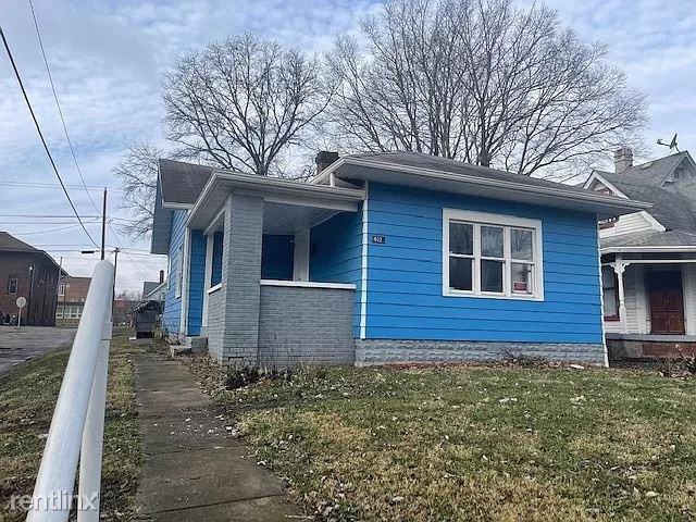 402 N Bradley Ave