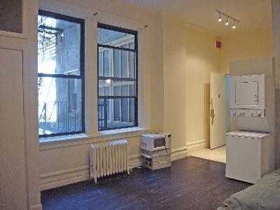 Broadway & John St #7R