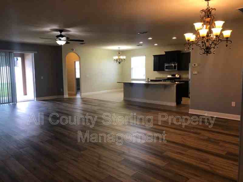 1423 Alexington Avenue - Photo 4 of 19