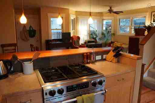 410 Pearl St #D - Photo 2 of 10