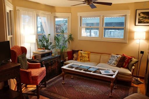 410 Pearl St #D - Photo 3 of 10