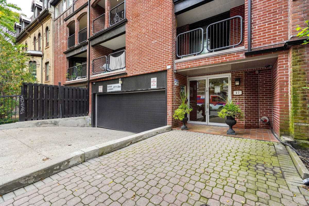 17 Pembroke Street #15