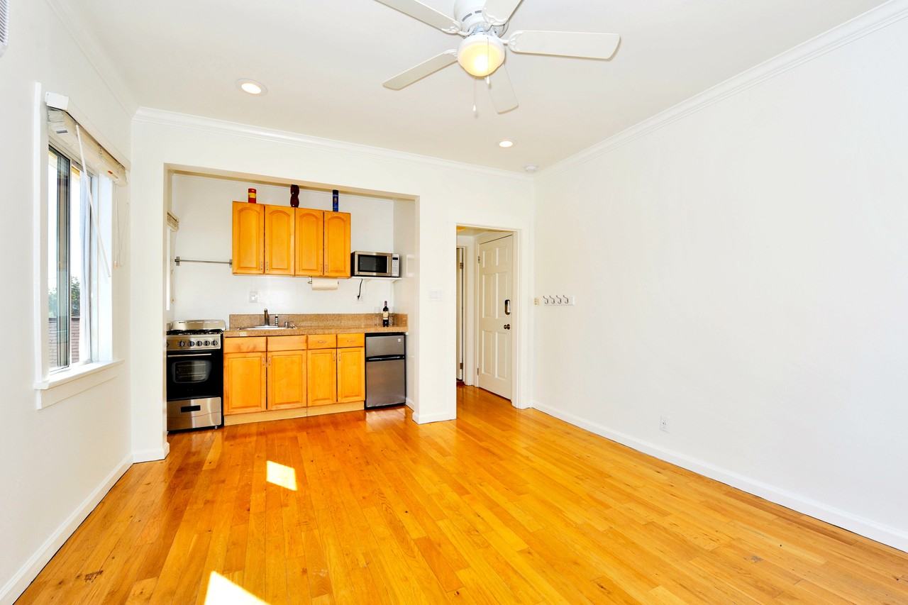 Winona Gardens - Photo 2 of 19