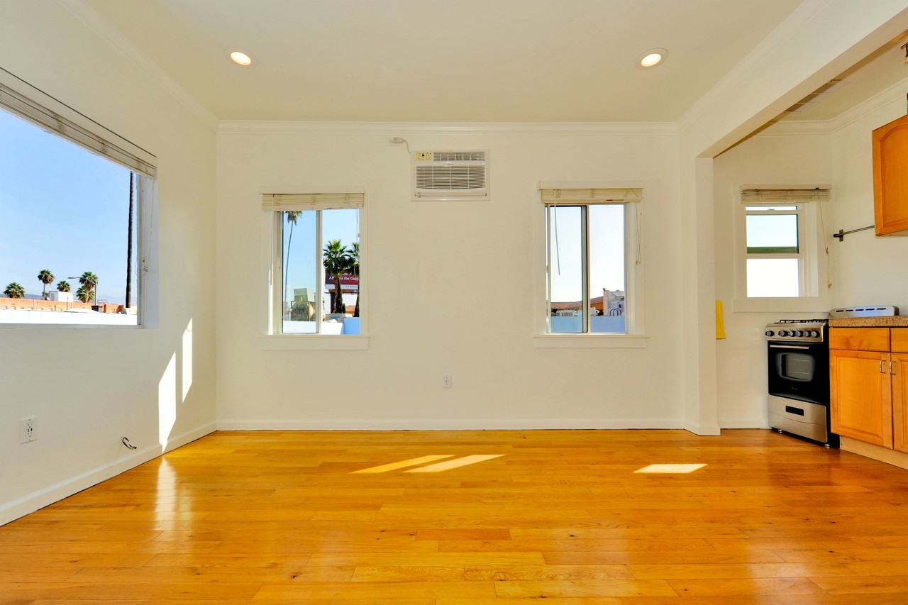 Winona Gardens - Photo 5 of 19