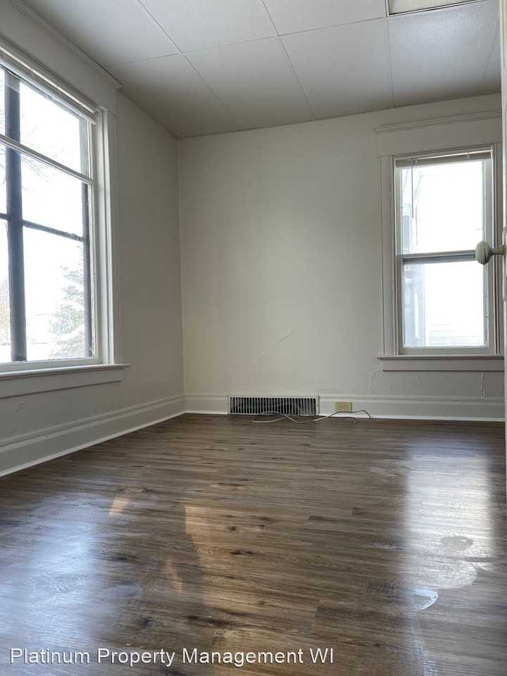 112 S Franklin - Photo 3 of 14