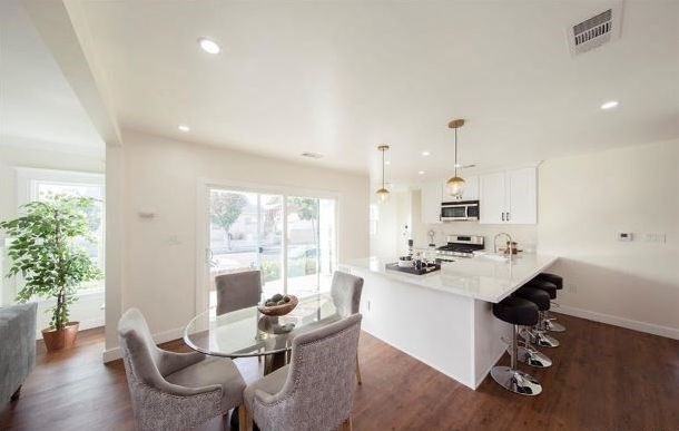 4279 Walton Avenue - Photo 3 of 6