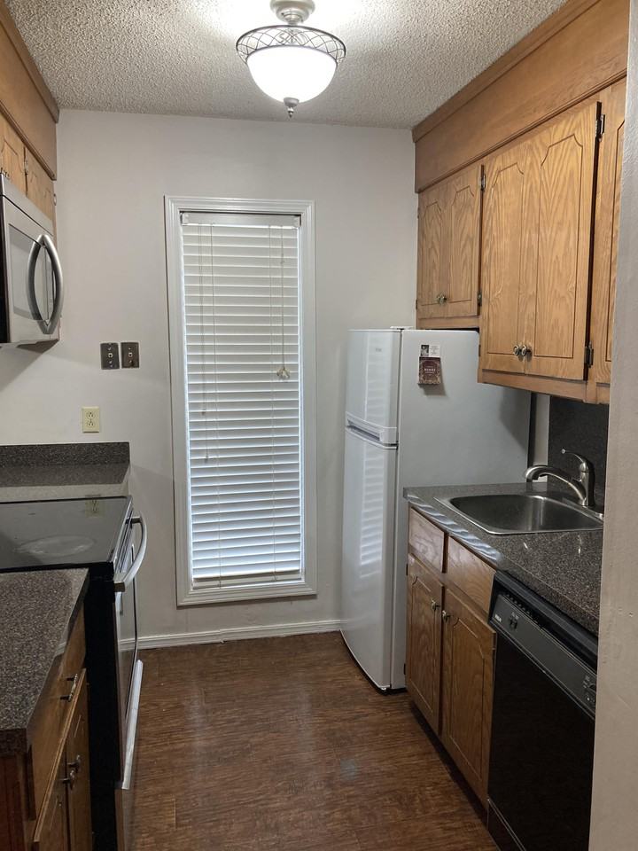 13739 Turnberry Ln #101 - Photo 2 of 9