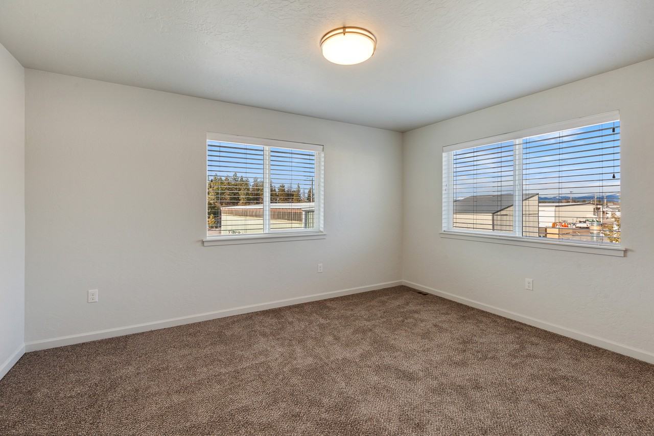 1367 E Mordyl Loop #1 - Photo 6 of 10