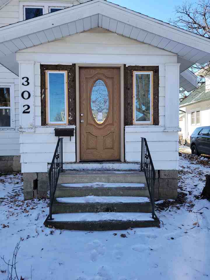 302 Randall St #1 - Photo 2 of 8