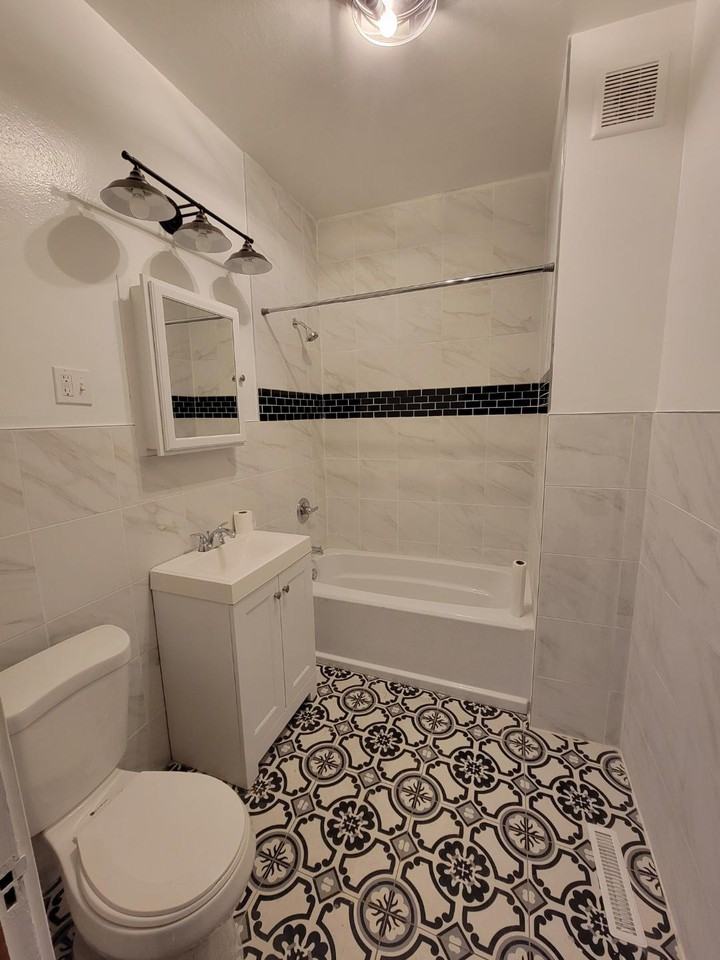 302 Randall St #1 - Photo 3 of 8