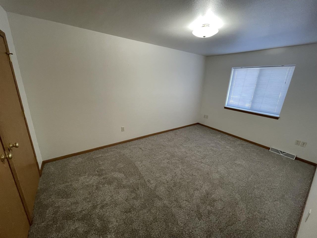 148 Sater St #1 - Photo 4 of 9