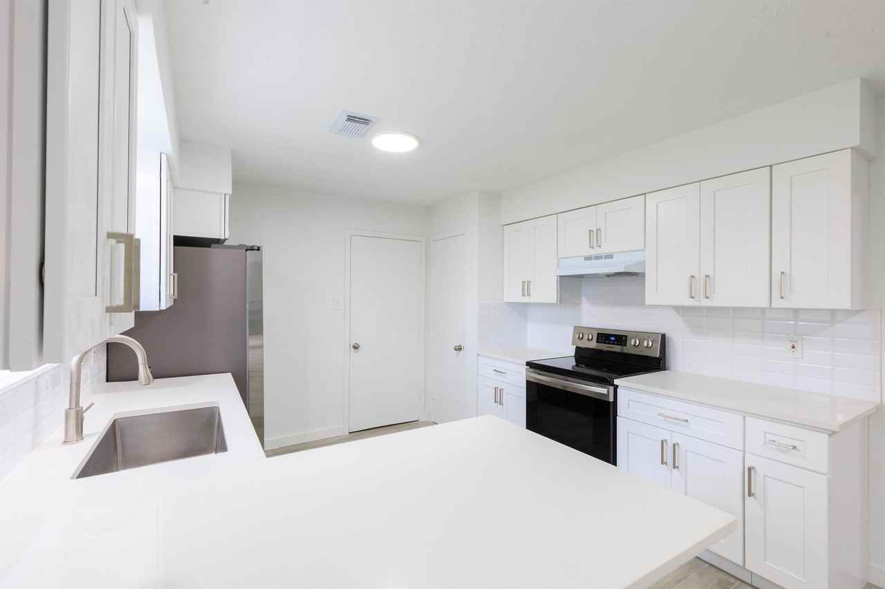 2510 Straight Creek Dr #1 - Photo 3 of 32