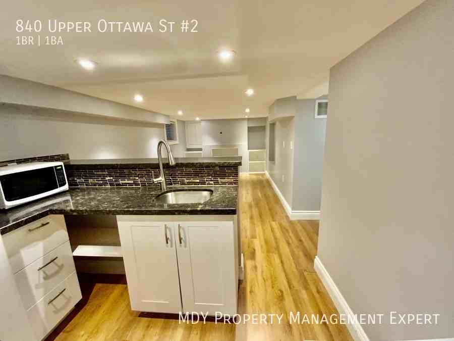 840 Upper Ottawa Street - Photo 2 of 13