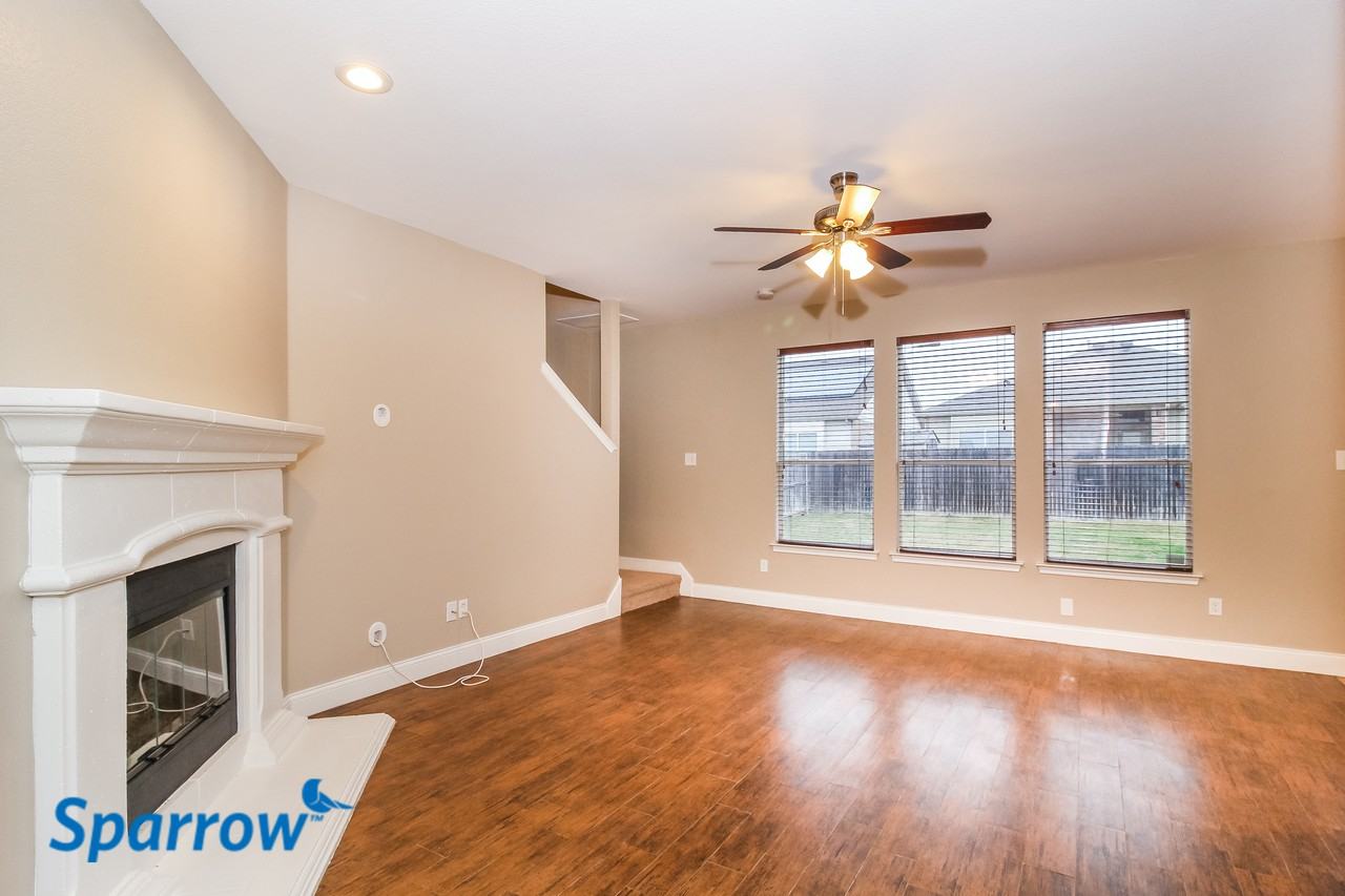 6231 Farrah Dr - Photo 3 of 15