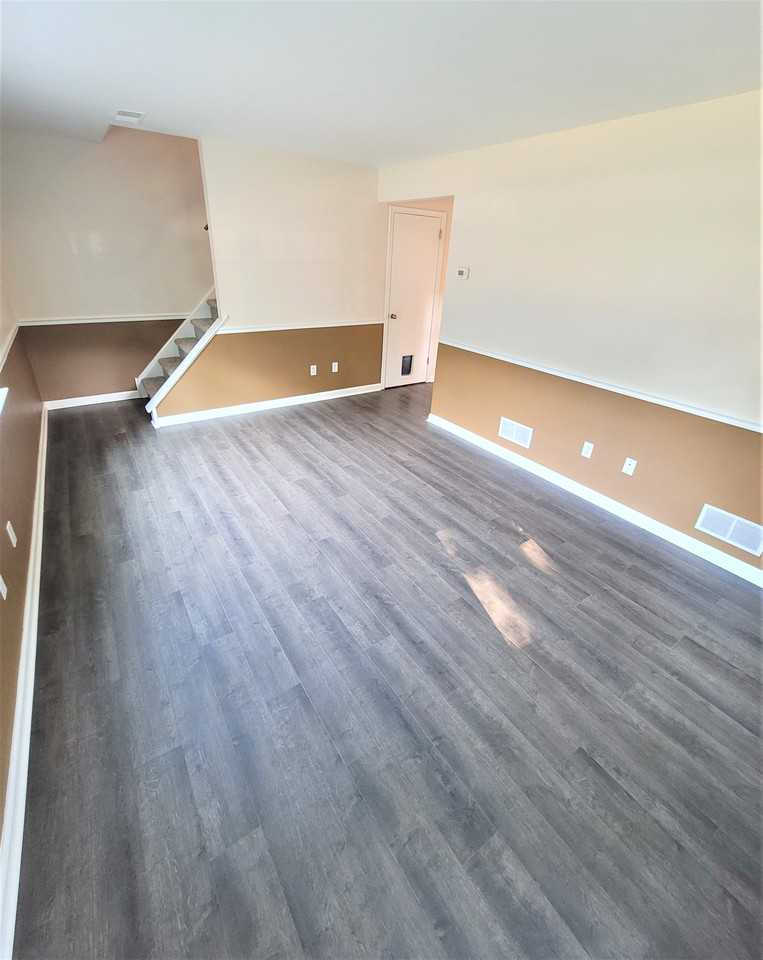 205 Willow St - Photo 3 of 19