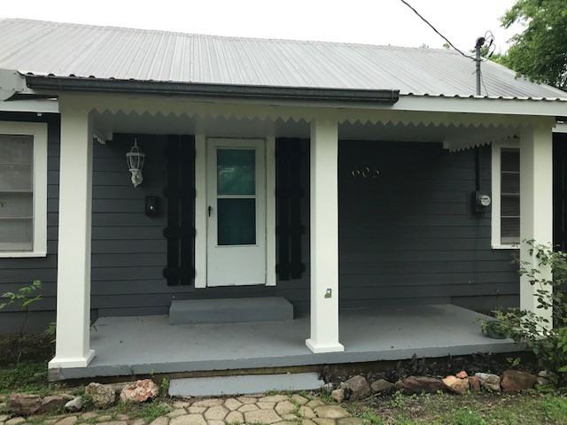 605 N Pecan Ave - Photo 3 of 50