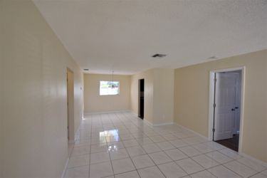 2530 Nw 26th Ave - Photo 2 of 15