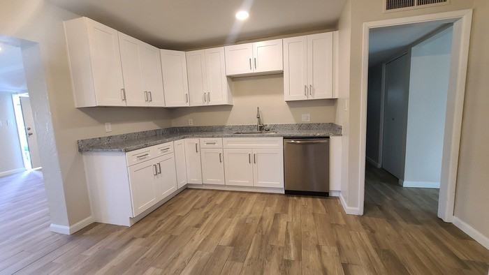 1042 E Ruth Ave - Photo 2 of 26