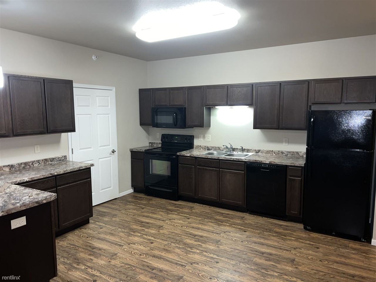 Killdeer Highlands Apartments - Photo 3 of 7