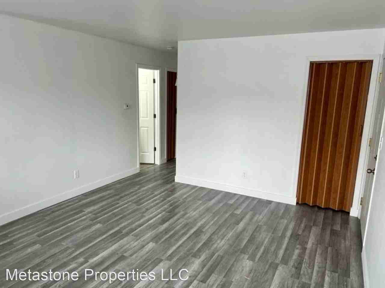 708 S 2nd Ave - Photo 3 of 11