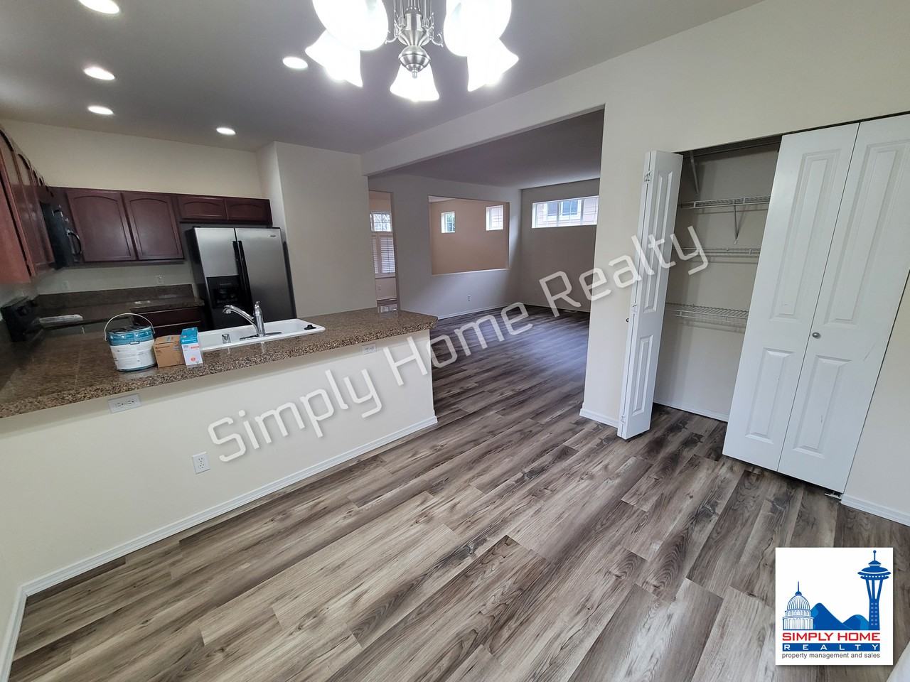 8516 Lackland Ct Ne - Photo 7 of 20