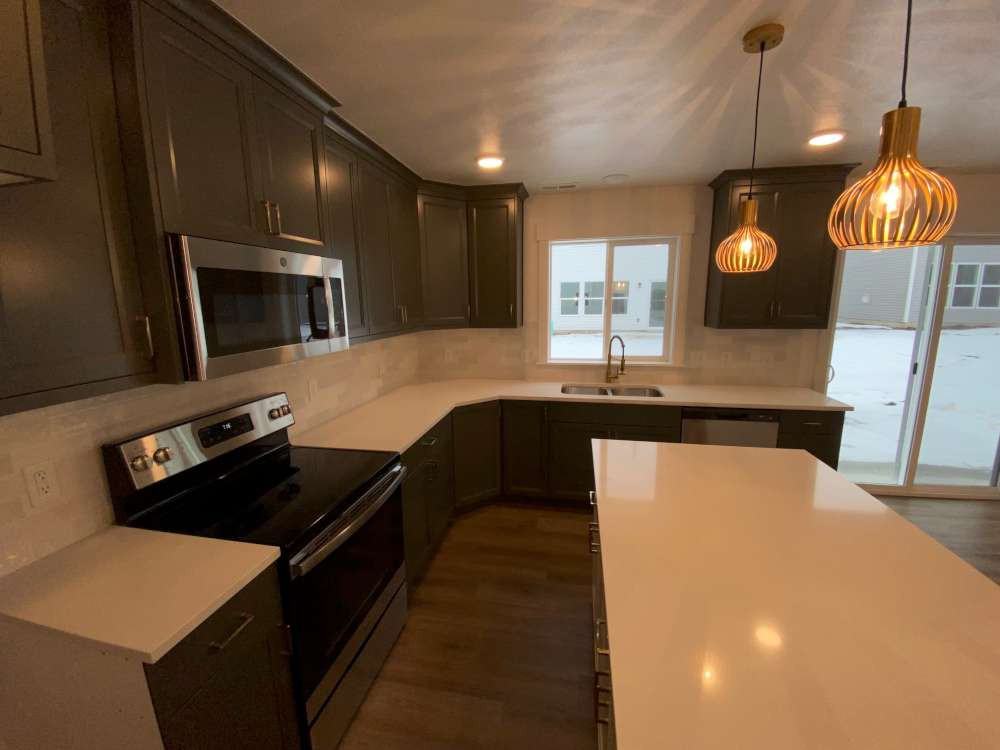 2150 S Creekside Dr - Photo 3 of 16